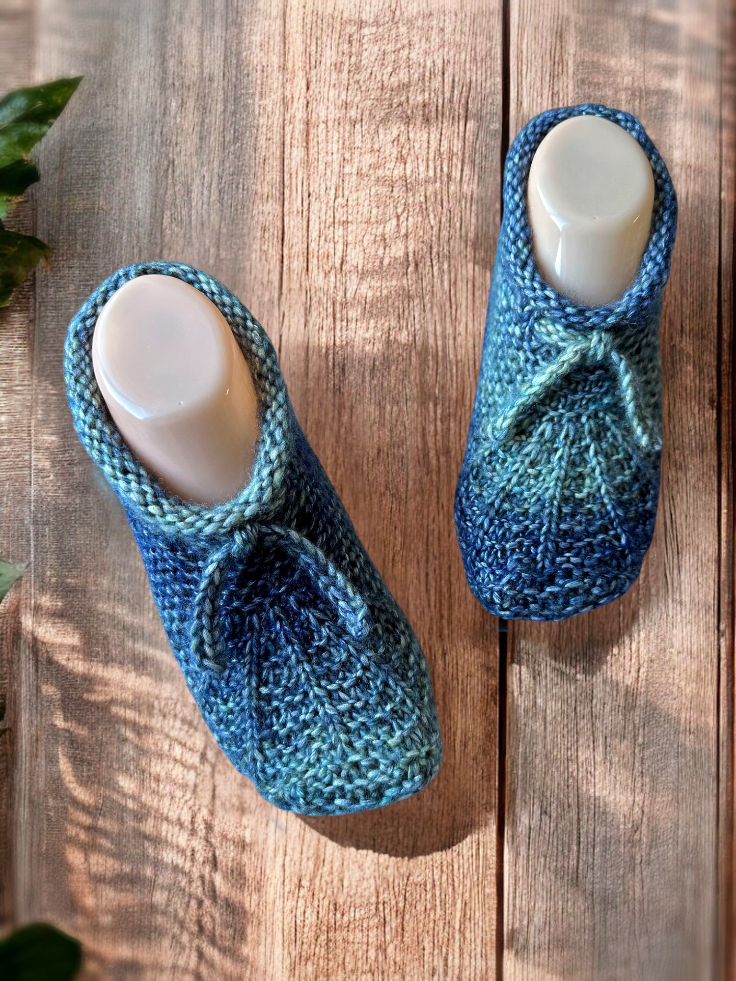 Easy Knit Tie Up Slippers Pattern – Stay On Your Feet! (Knit Flat)