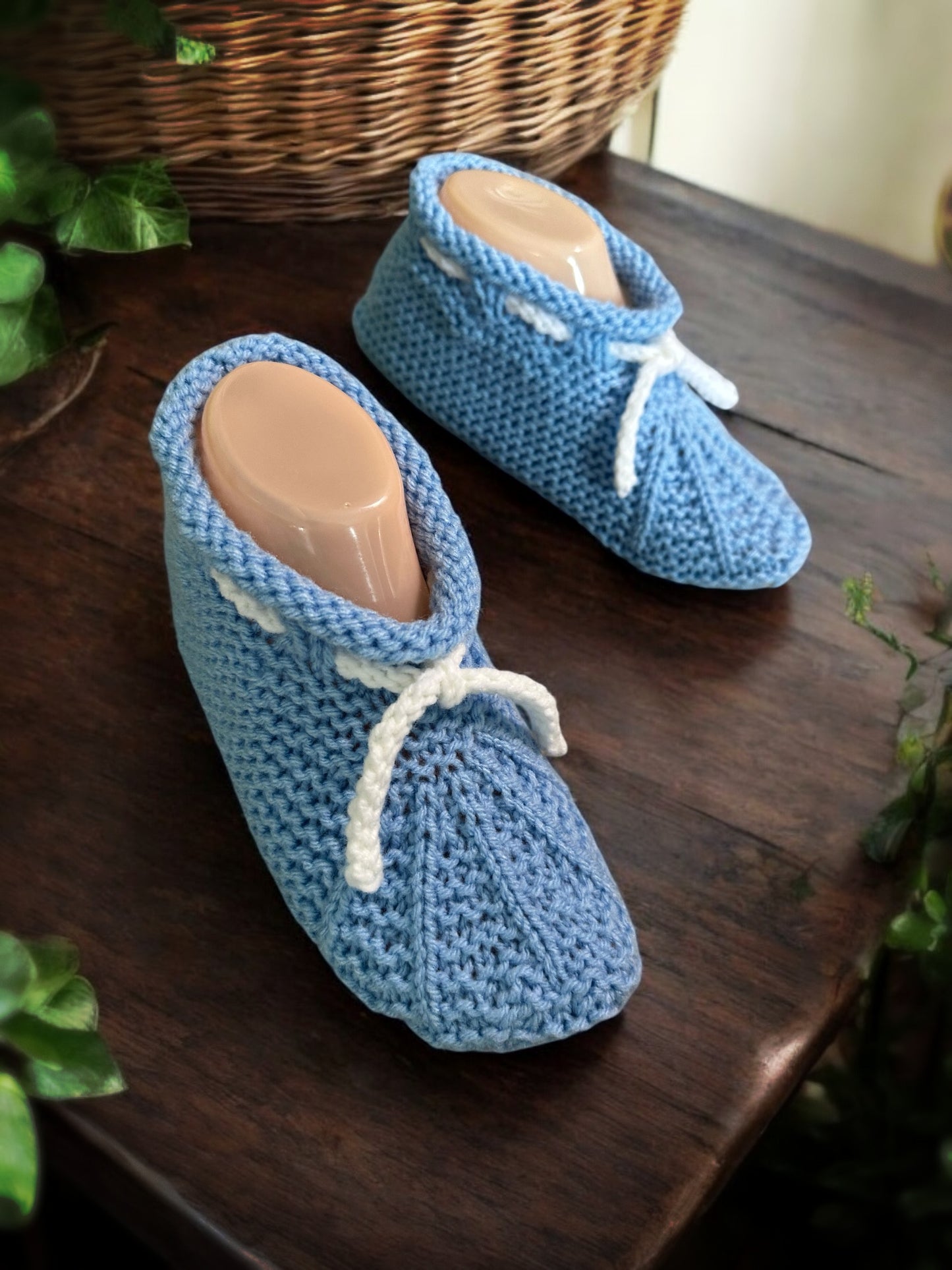 Easy Knit Tie Up Slippers Pattern – Stay On Your Feet! (Knit Flat)