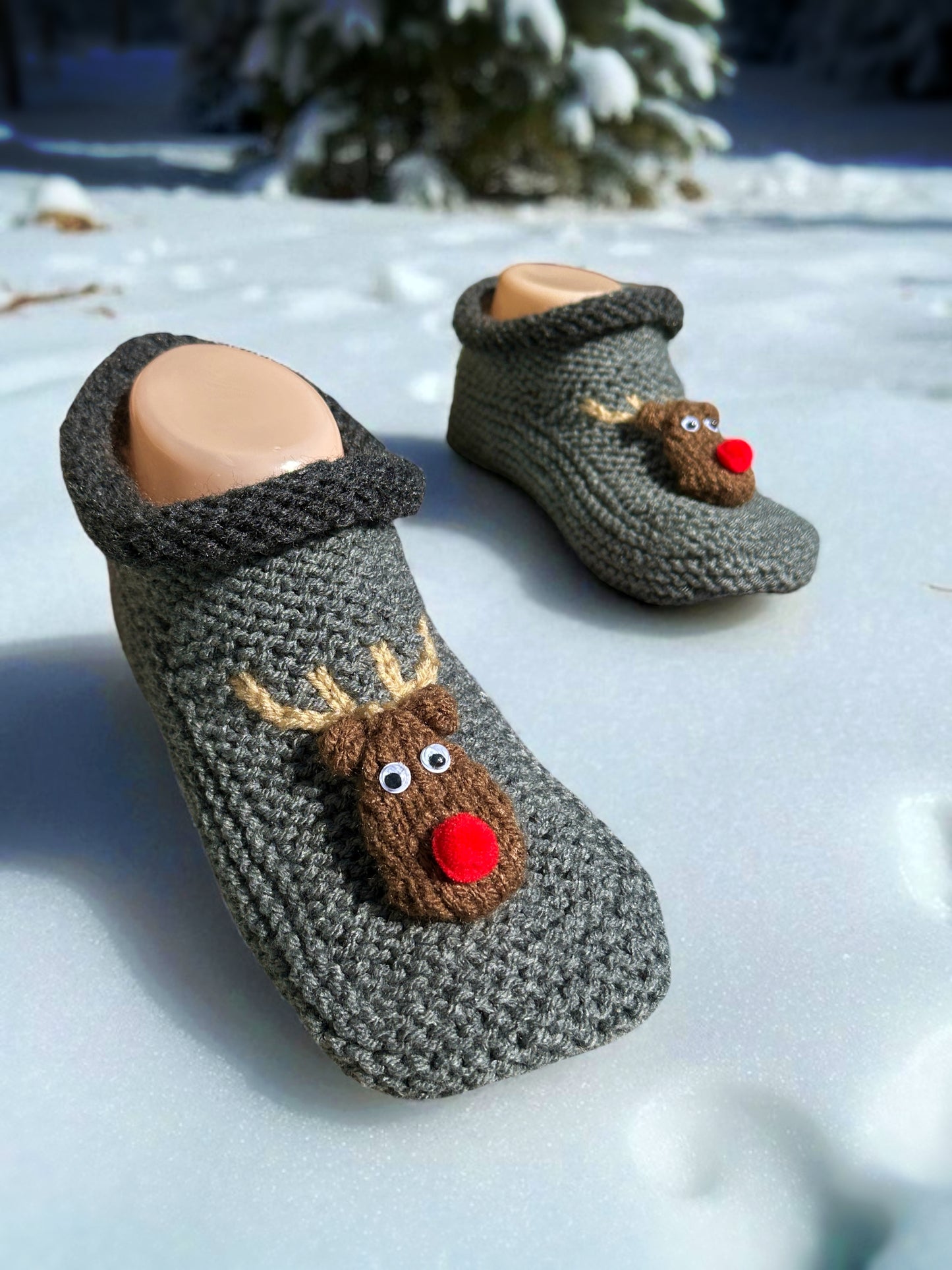 Christmas Reindeer Slippers Knitting Pattern – Sizes Child 7 to Adult 12, PDF Tutorial