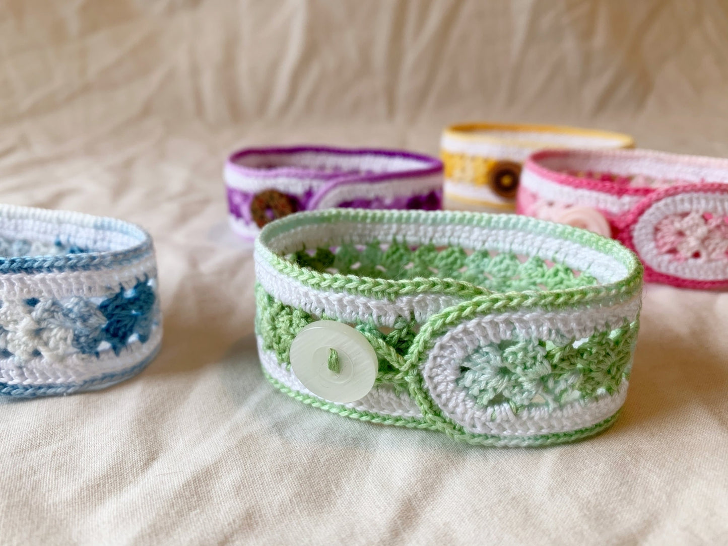 Crochet Pattern - How to Crochet a Beautiful Bracelet How to Crochet Jewelry Fans Bracelet - English Only