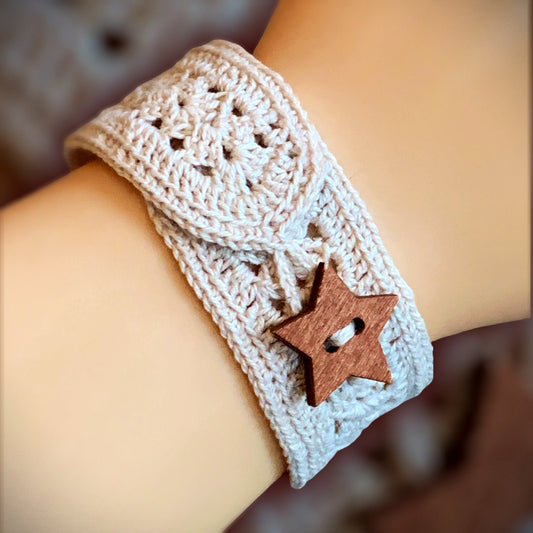 Vintage Inspired Crochet Bracelet with Wood Star Button, Boho Hippie Witchy Bracelet, Gift for Her Mom or Girlfriend, Cottagecore Jewelry