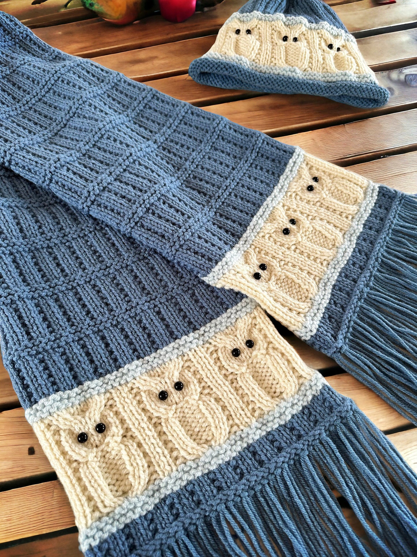 Knitting Pattern - Owl Scarf, Owl Motif, Knit Flat on Straight Needles - Owls on Scarf - Owl Spirit Animal - Make Owl Gift - English Only
