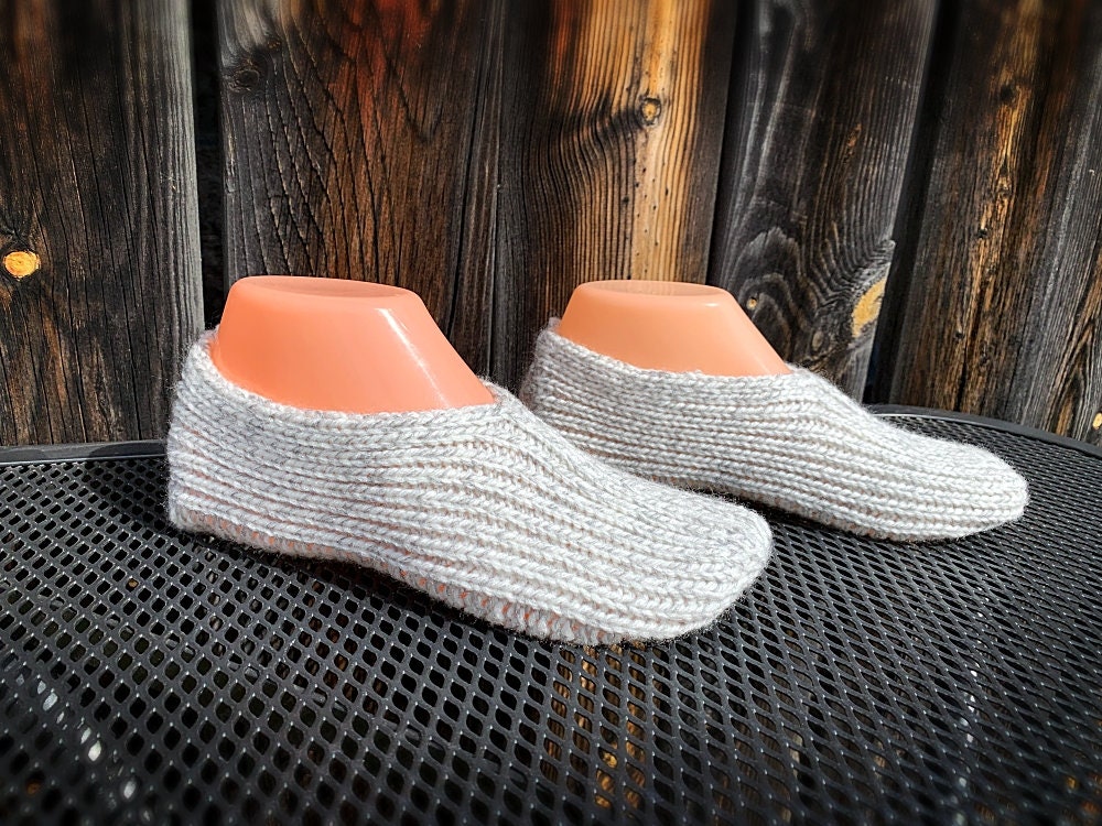 Knitting Pattern - Super Simple Easy to Knit Slippers - Easy Knitting Pattern for Beginners - Knitting Tutorial with  Video - English Only