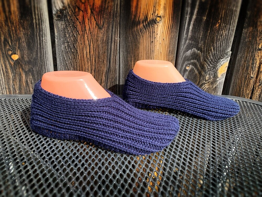 Knitting Pattern - Super Simple Easy to Knit Slippers - Easy Knitting Pattern for Beginners - Knitting Tutorial with  Video - English Only