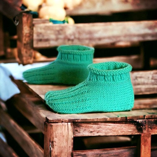 Knitting Pattern - Knitted Cozy Cuff Slippers - Includes Video LINKS! - Printable Knitting Tutorial PDF - English Only