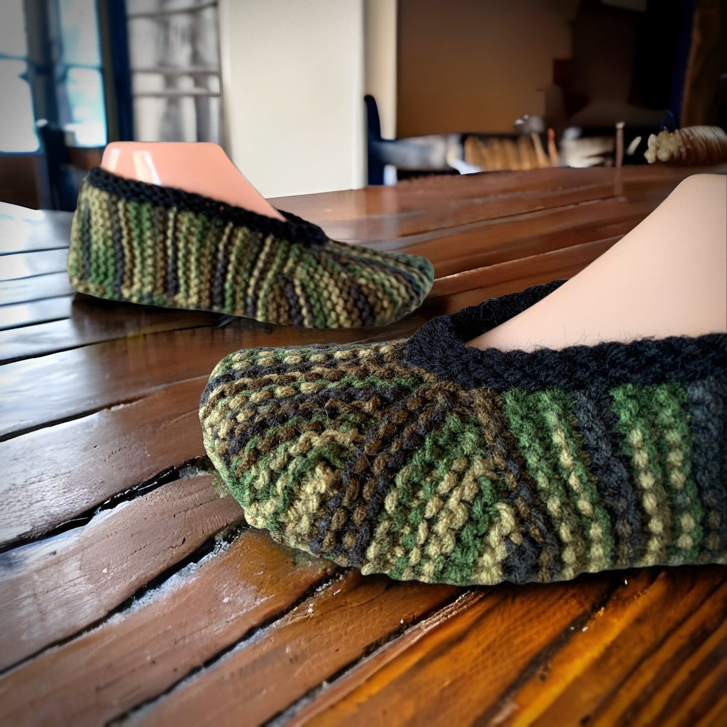 Knitting Pattern - Round Toe Slippers - Knitting Tutorial PDF - Photo Tutorial - Unisex Slipper Pattern- English Only