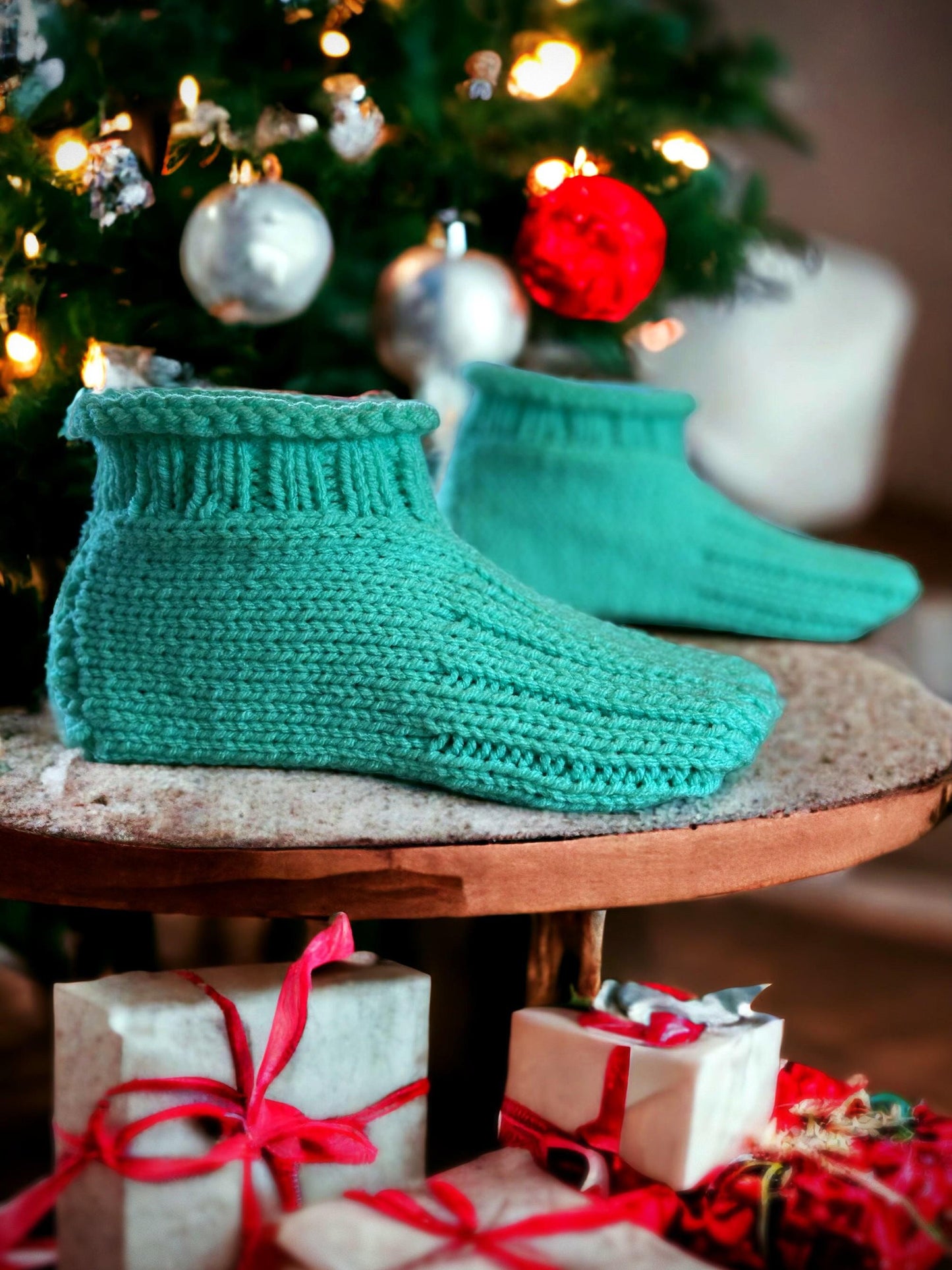 Knitting Pattern - Knitted Cozy Cuff Slippers - Includes Video LINKS! - Printable Knitting Tutorial PDF - English Only
