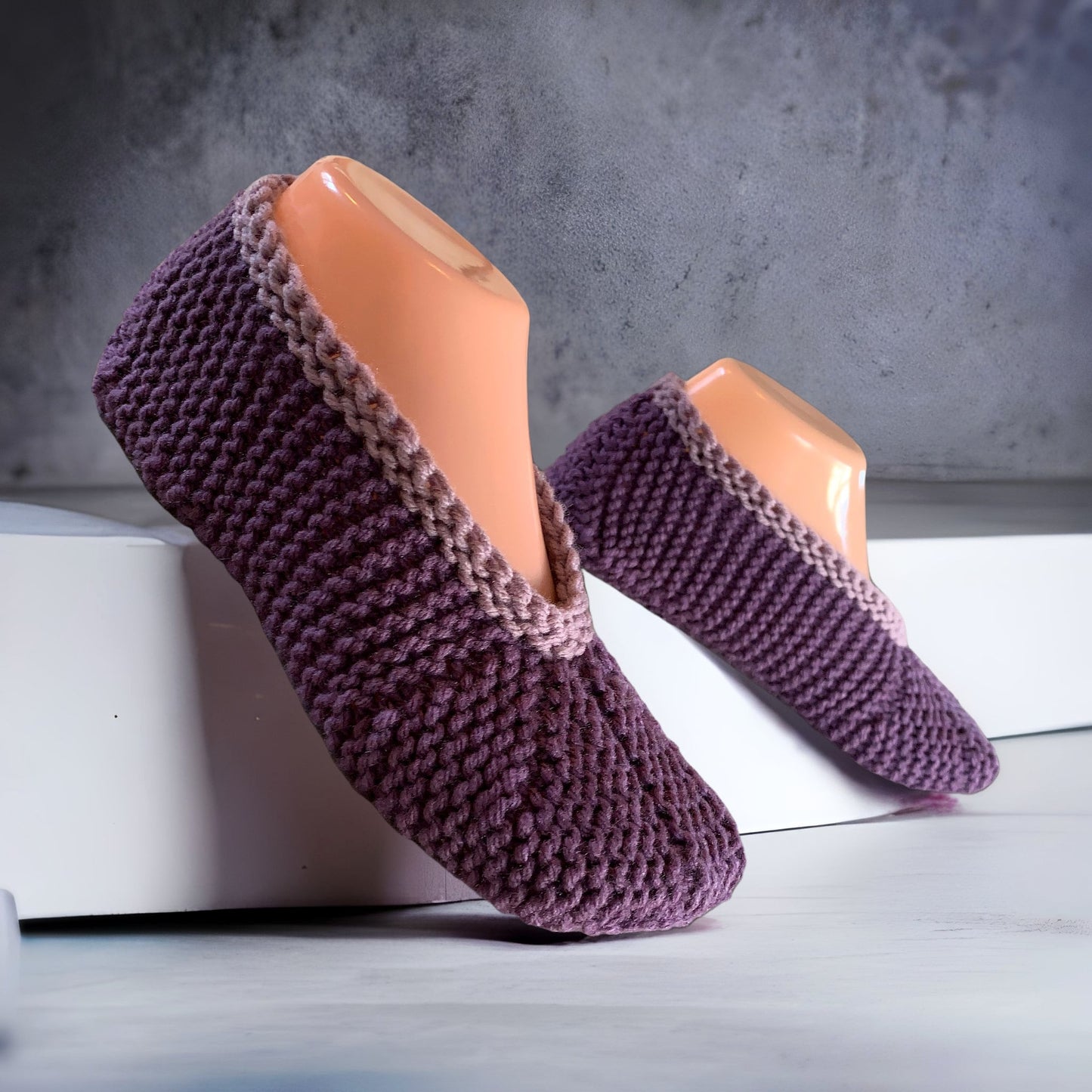 Knitting Pattern - Round Toe Slippers - Knitting Tutorial PDF - Photo Tutorial - Unisex Slipper Pattern- English Only
