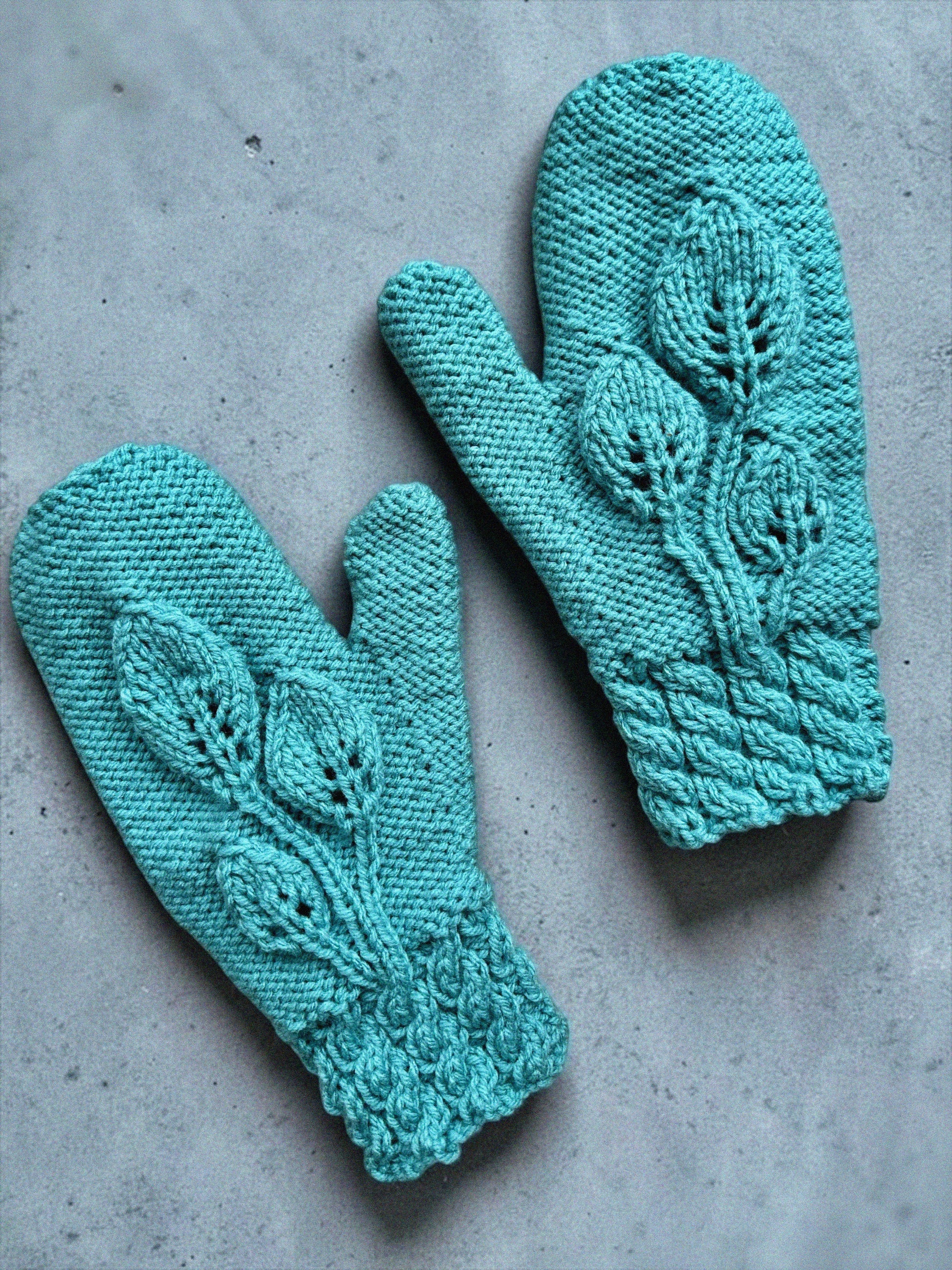 Hand knit mitts with a 3 leaf motif knitting pattern