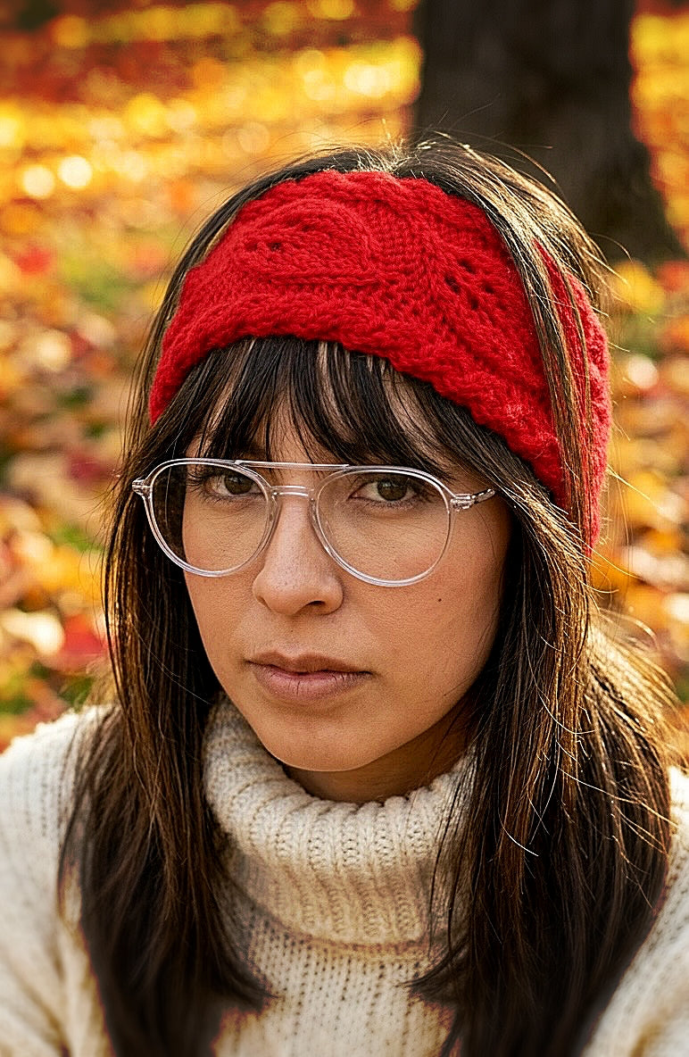 Textured leaf motif ear warmer headband for practical and stylish warmth