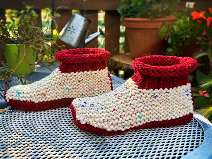 Garter stitch slipper knitting pattern for men and women