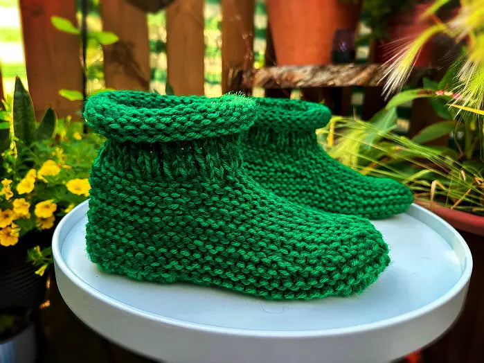 Double thick knitted slipper pattern with comfortable cuff